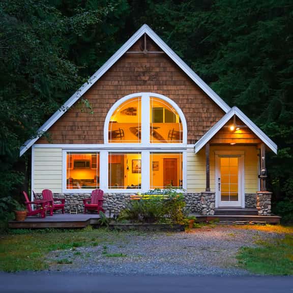 Mt Baker Snowline Chalet with Private Hot Tub and Fireplace - Image 1