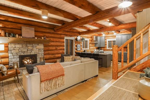 Luxe Mt Baker Retreat | Hot Tub, Balconies & Bunks