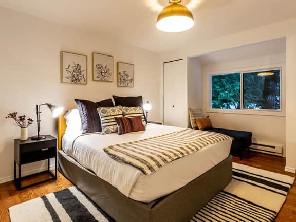Mt Baker resort Condo w/ River Views & amenities