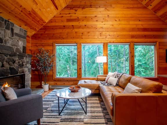Storybook Creekside Log Cabin near Mt Baker