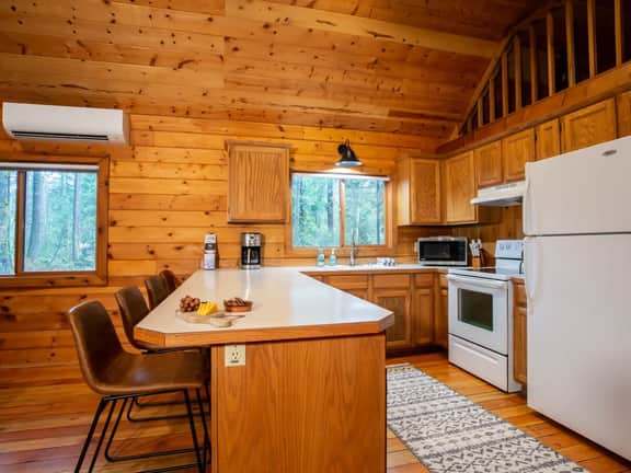 Storybook Creekside Log Cabin near Mt Baker