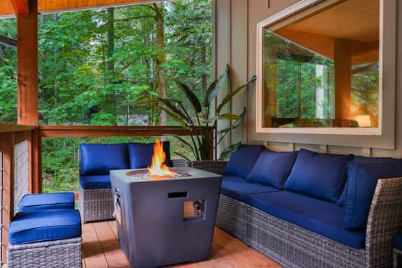 Mt Baker Timberline Terrace | Hot tub w/ Game Room