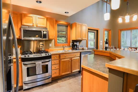 Group Chalet | 5BD Rec Room + Hot Tub · Sleeps 10