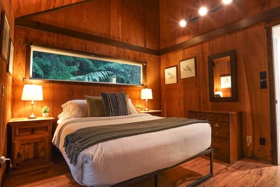 Mt Baker Haven Getaway-2BR Cabin with Fireplace - Image 5