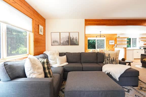 Mt. Baker Escape | Hot Tub & Bunk Room - Image 3