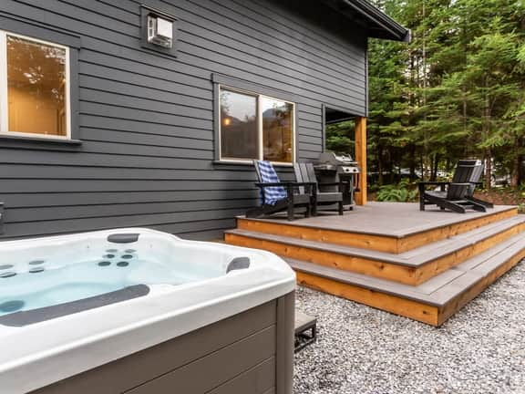 Mt. Baker Escape | Hot Tub & Bunk Room - Image 2
