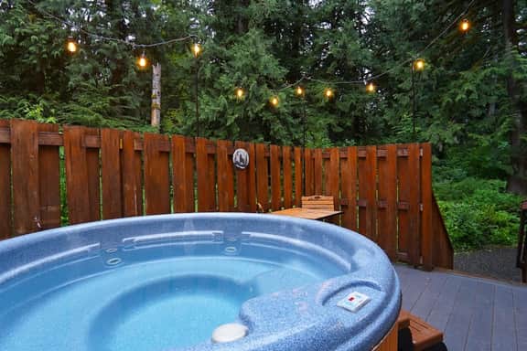 Hearthstone | Hot Tub • Fireplace • 2 Kings - Image 2