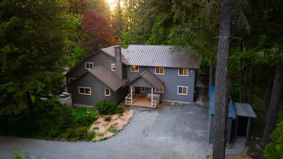 Evergreen Lodge Spacious 12BR Retreat in Deming - Image 5