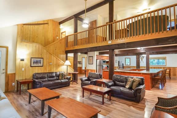 Evergreen Lodge Spacious 12BR Retreat in Deming - Image 4