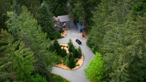 Evergreen Lodge 12 Bedroom Mt Baker Group Retreat - Image 4