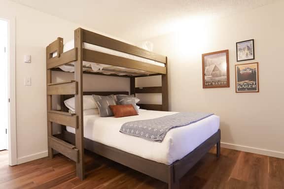 Snowater Escape | Sleeps 5 | Pool + Hot Tub - Image 4
