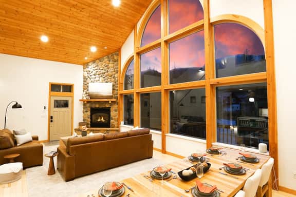The Astor | Hot Tub & Chef’s Kitchen - Image 2