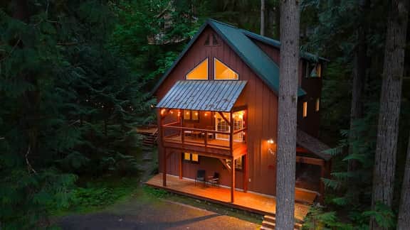Mt. Baker Chalet | Hot Tub + Game Room - Image 2