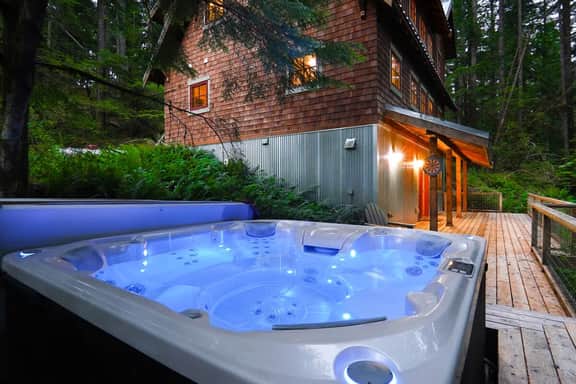 The Shuksan | Hot Tub, Game Room + Pool - Image 2