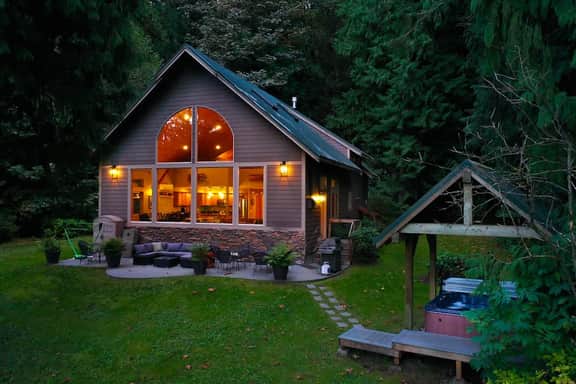 Silver Lake Chalet | Hot Tub, Dock + 3 Kings - Image 3