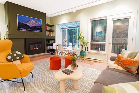 Romantic Mt Baker Condo King Bed, Dogs Invited - Image 3