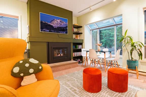 Romantic Mt Baker Condo King Bed, Dogs Invited - Image 5