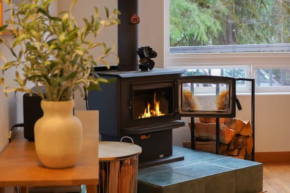 Cozy Mt. Baker Escape • Fireplace • Pets - Image 4