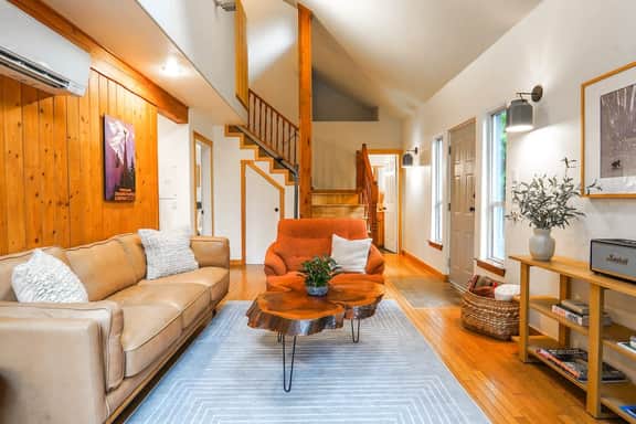 Cozy Mt. Baker Escape • Fireplace • Pets - Image 5
