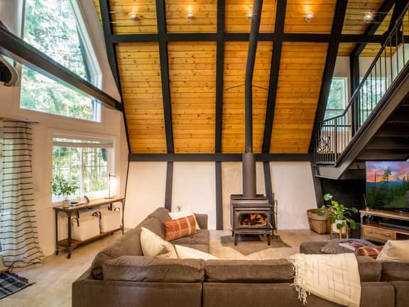 Design-Forward Mt. Baker Chalet + Hot Tub - Image 3