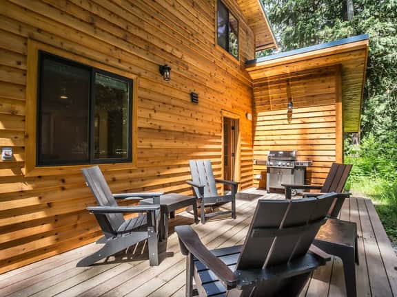 Church Mountain Chalet with Hot Tub Mountain Views and Fireplace near Mt Baker - Image 5