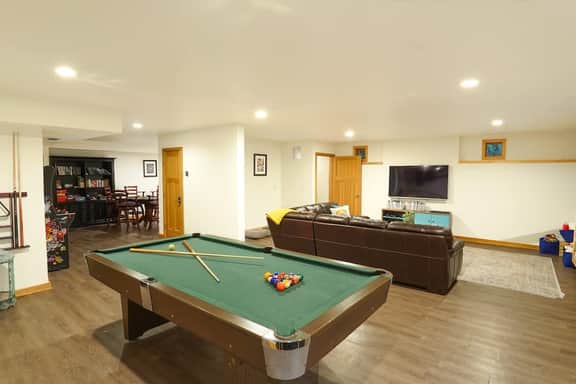 Mt. Baker Lodge | Hot Tub, Game Room + Pool - Image 2