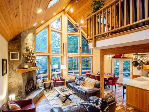 Snowline Lodge: Sauna, Hot Tub & 4 Kings - Image 4