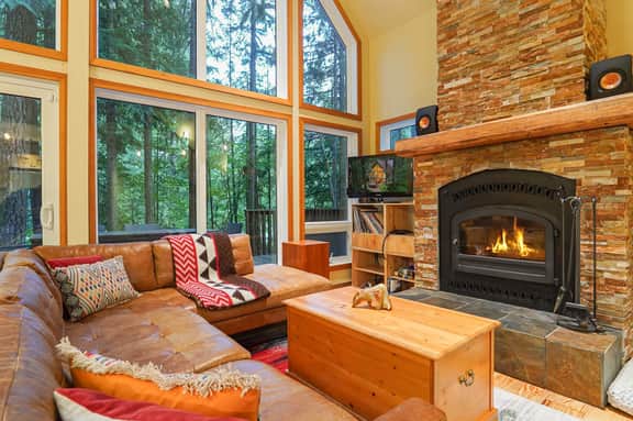Cedar Hollow Mt Baker Cabin with Hot Tub and Stone Fireplace - Image 3