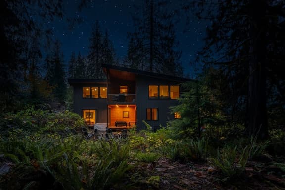 Mt Baker Luxe Home| Hot Tub, King Suites, Dogs Ok