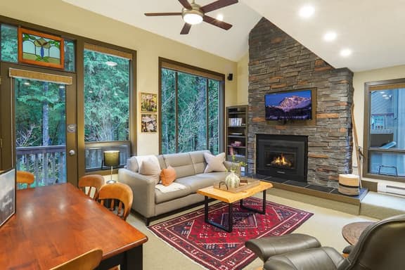 Perfect Family Getaway+ Indoor Pools + Spa