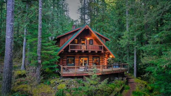 Snowline Log Home Hot tub &  Sauna Mtn Views - Image 1