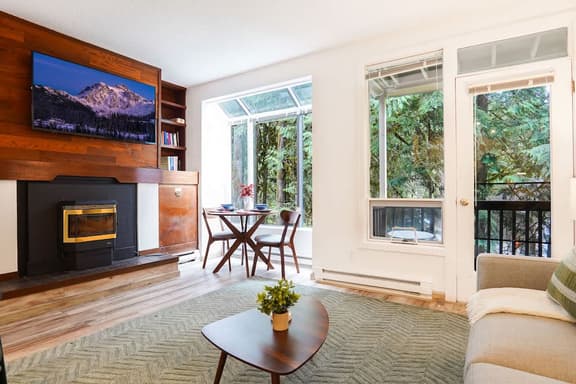 Pet-Friendly Mt. Baker Condo | Pool + Hot Tub - Image 1