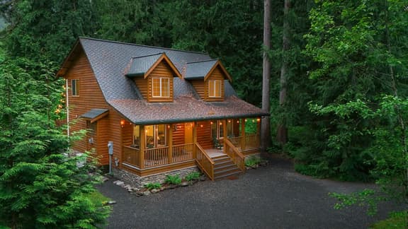 Hearthstone | Hot Tub • Fireplace • 2 Kings - Image 1