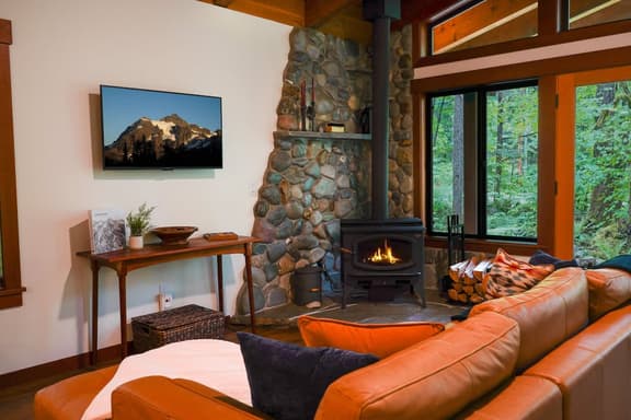 Luxury Forest Escape • Hot Tub & Fireplace - Image 1