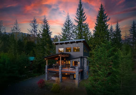 Luxe Summer Chalet with Hot Tub,Foosball,Mtn Views - Image 1