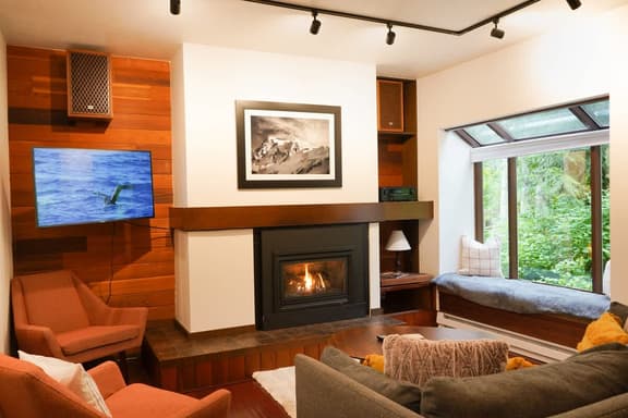 Summit Suite | Pools, Hot Tubs + Fireplace - Image 1