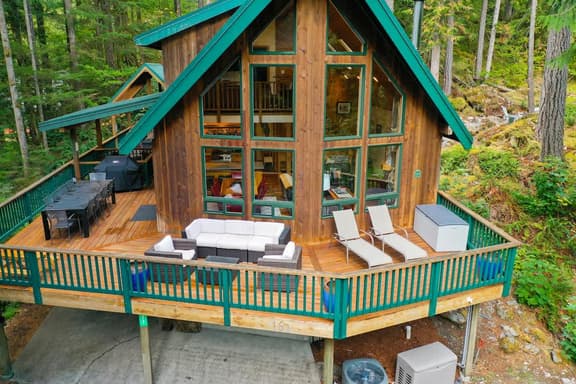 Snowline Lodge: Sauna, Hot Tub & 4 Kings - Image 1