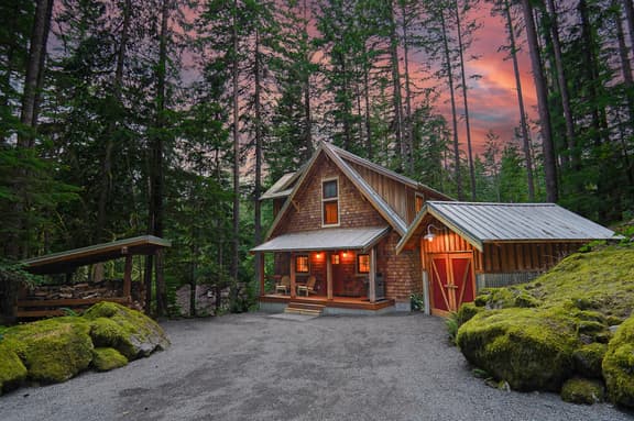 The Shuksan | Hot Tub, Game Room + Pool - Image 1